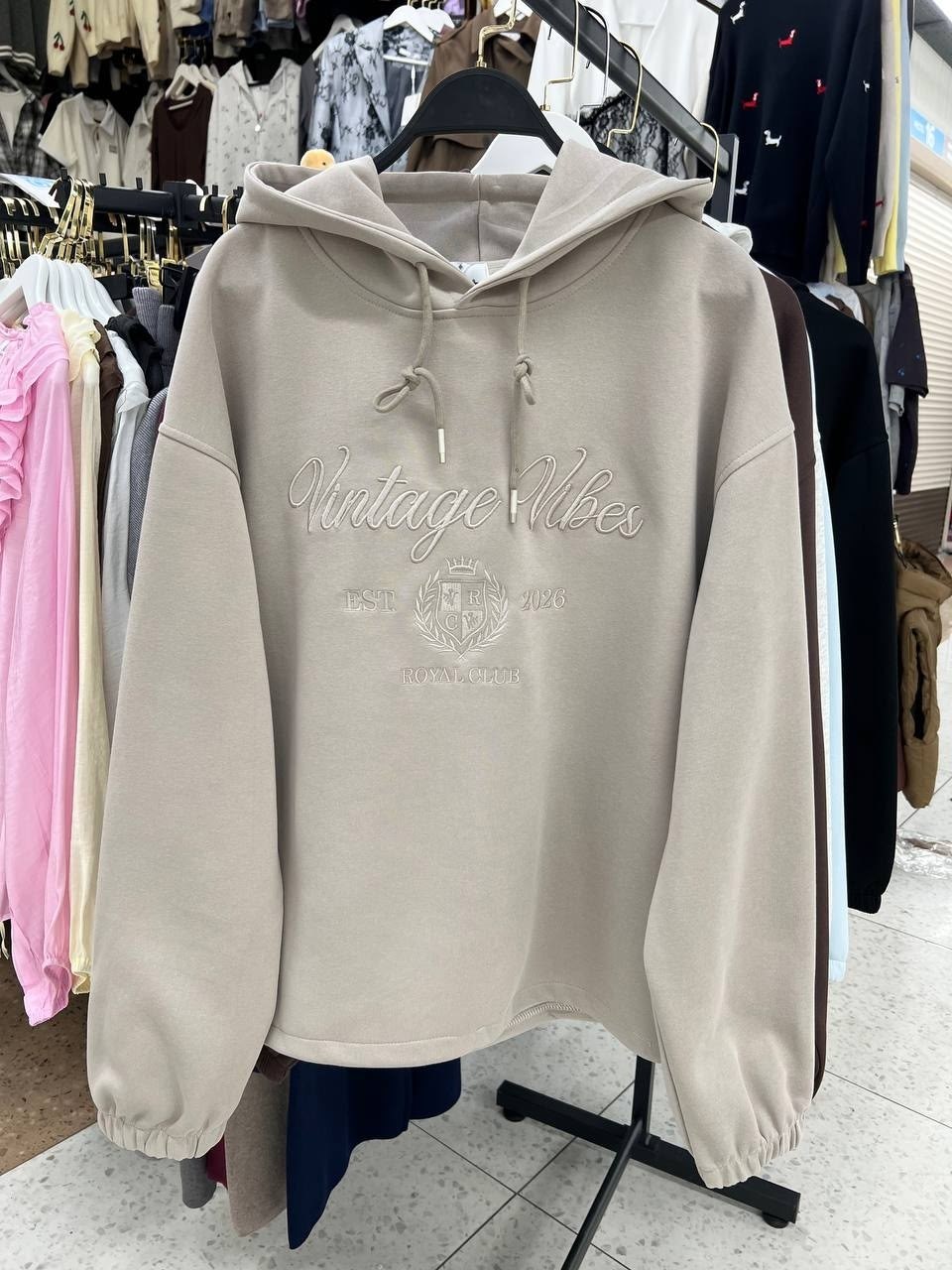 толстовка с капюшоном,толстовка с капюшоном и принтом оверсайз moonbull new rochelle серая,толстовка,толстовка в стиле,женская толстовка