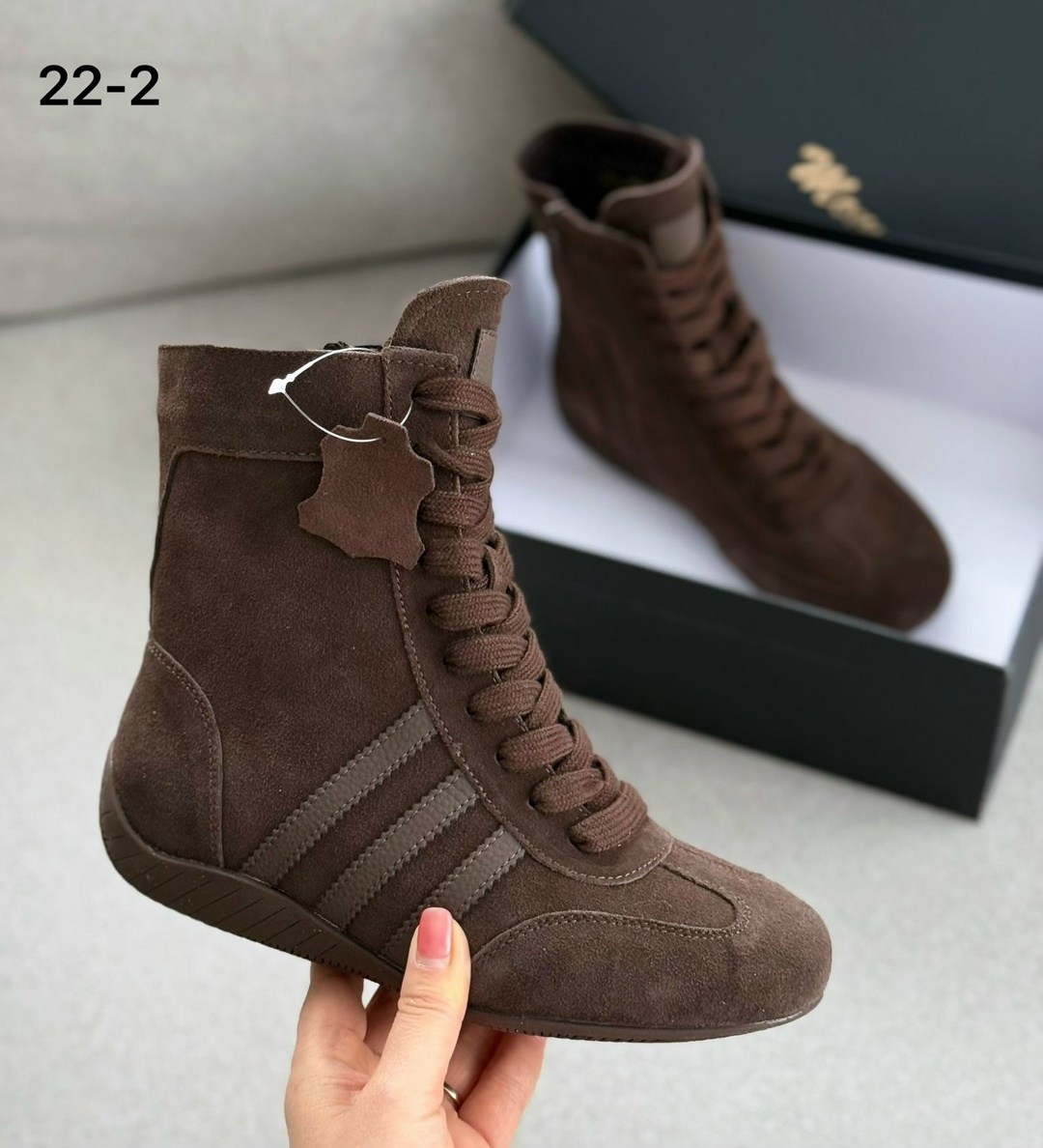 ,адидас сникерсы,замшевые кроссовки,зимние кроссовки adidas,женская