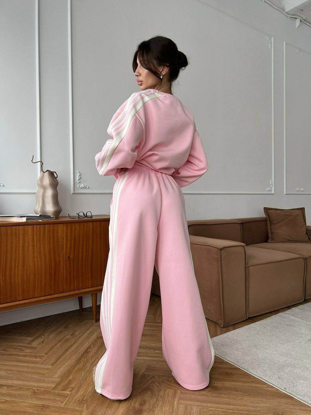 женский спортивный костюм,спортивный костюм,стильные спортивные костюмы,женский костюм,комплект одежды adidas sportswear