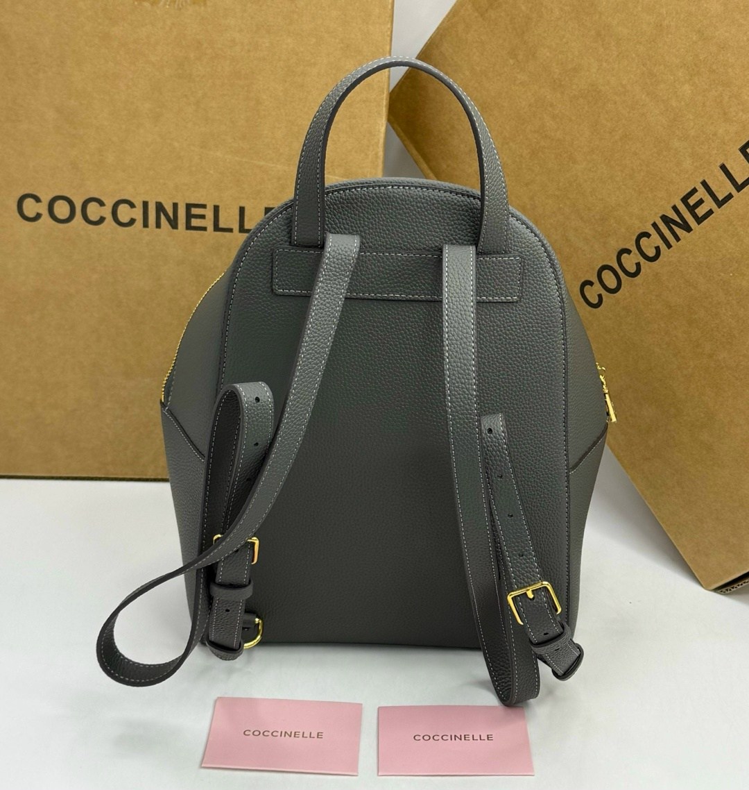 рюкзак coccinelle,coccinelle кожаный рюкзак,coccinelle clementine рюкзак,черные женские рюкзаки премиум класса coccinelle,рюкзак coccinelle рюкзак