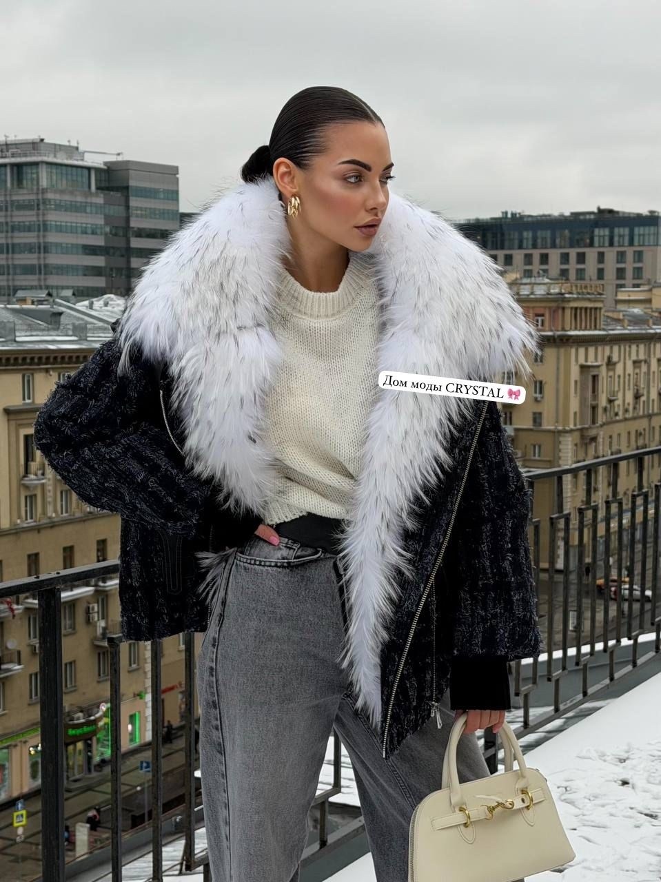 пуховики с мехом,модная женская куртка,джинсовая куртка с мехом песца yana kraft brand,пуховики с натуральным мехом,короткая куртка