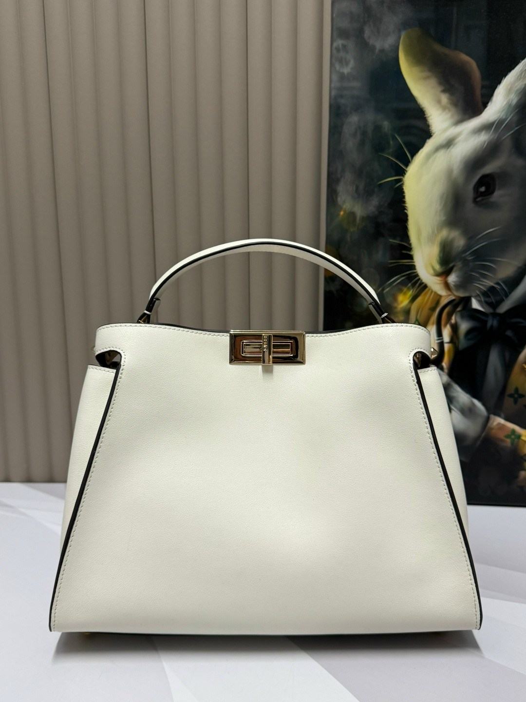 сумка fendi,сумка fendi peekaboo,сумка фенди,бежевая сумка fendi peekaboo,женская сумка fendi