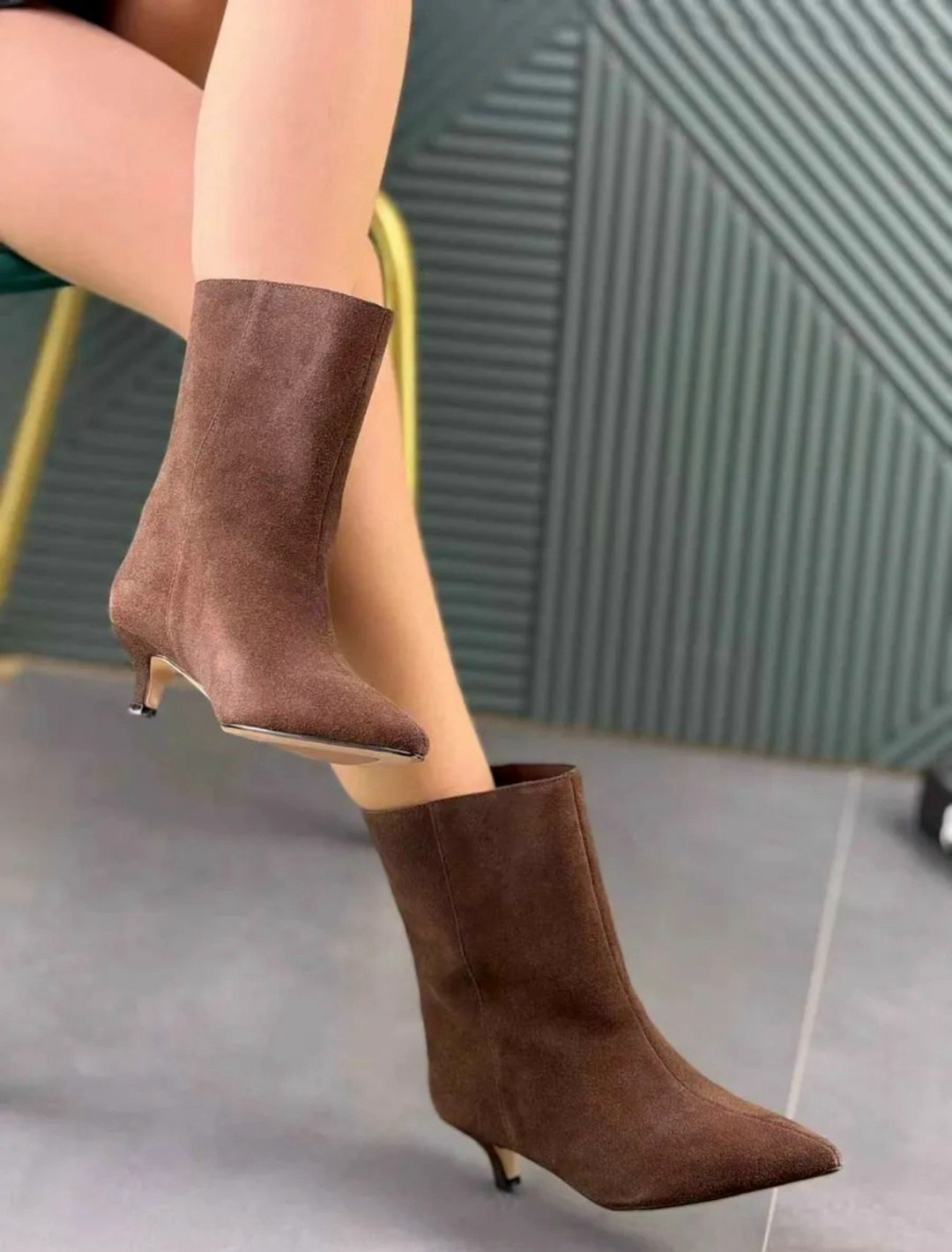 ботильоны,женские ботильоны с острым носком,женские ботильоны,ботильоны модные,замшевые женские ботильоны с острым носком на
