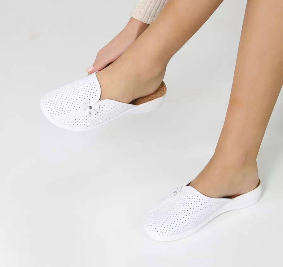 сабо с перфорацией,сабо медицинские женские,медицинские тапочки,тапочки белые,