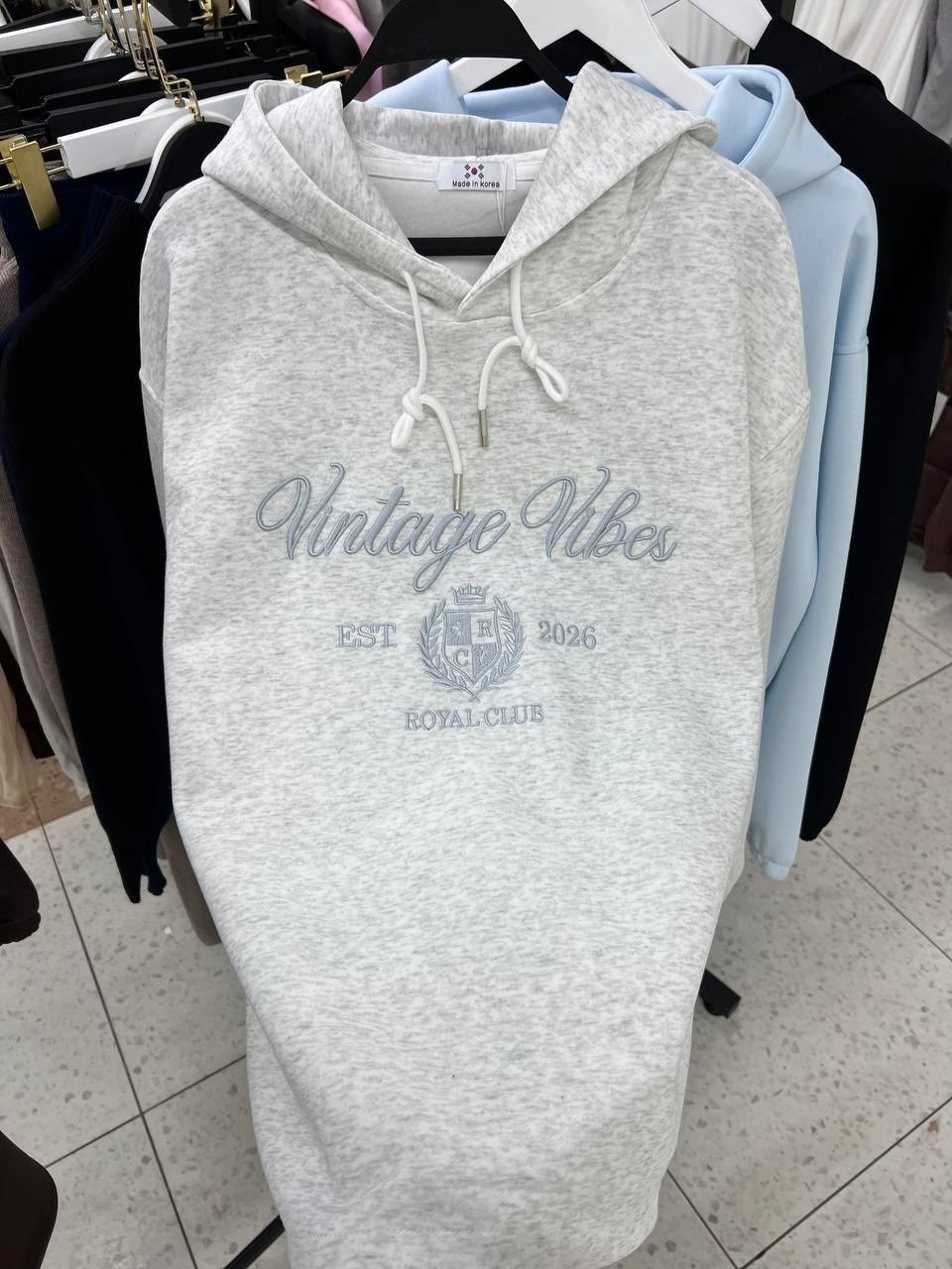 толстовка с капюшоном,толстовка с капюшоном и принтом оверсайз moonbull new rochelle серая,толстовка,толстовка в стиле,женская толстовка