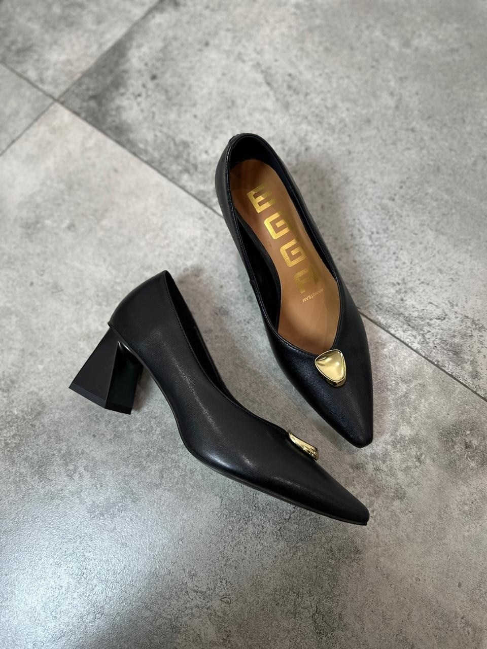 модные туфли на высоком каблуке miu miu,женские коричневые замшевые туфли miu miu,туфли miu miu,женские черные замшевые туфли miu miu,