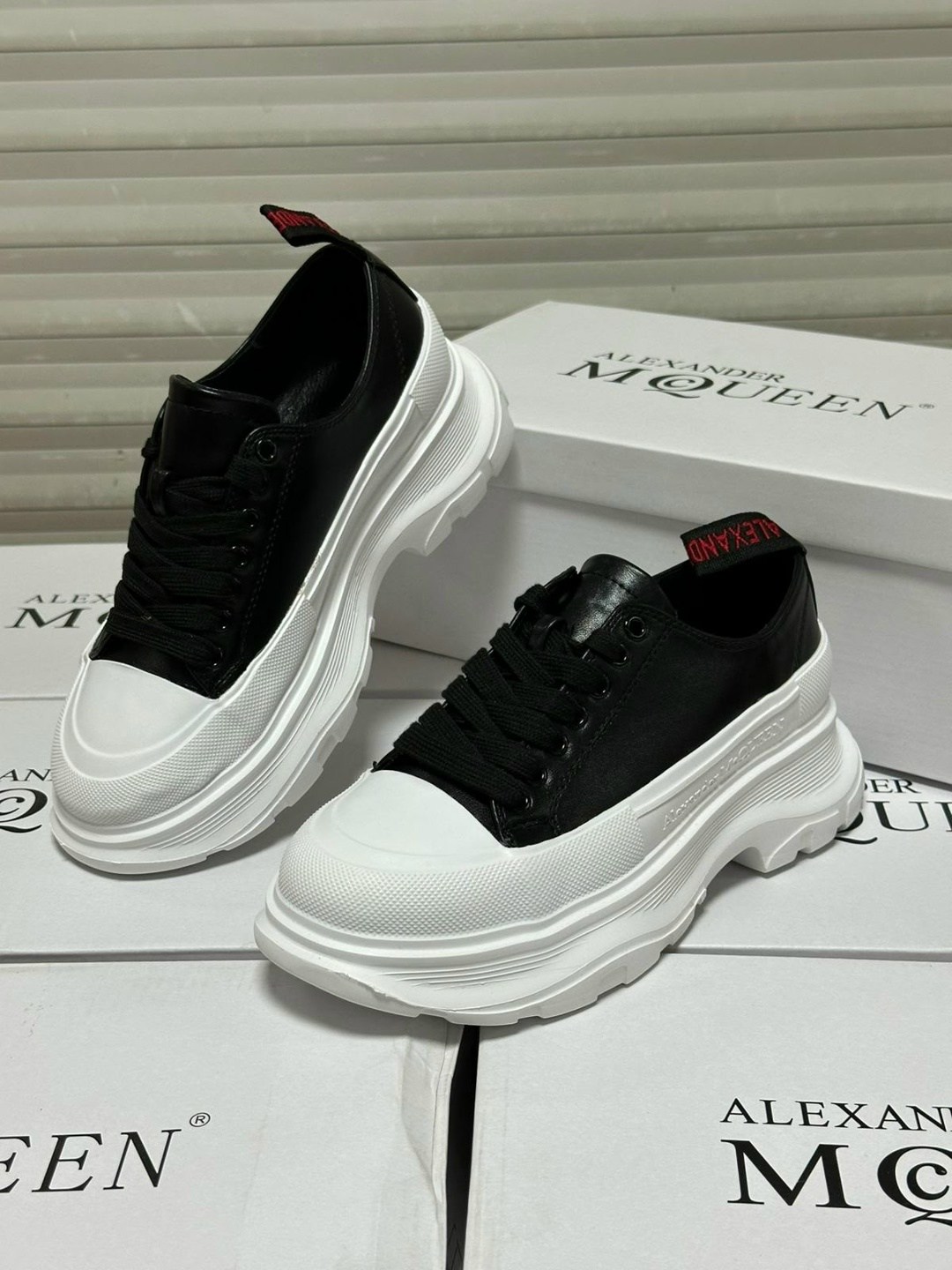 ,кроссовки alexander mcqueen,кроссовки alexander mcqueen lace-up sneaker,кроссовки женскиe,alexander mcqueen кроссовки женские