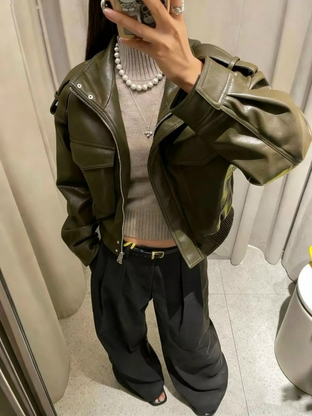 куртка кожаная,женская кожаная куртка,женская куртка-бомбер из искусственной кожи,куртка косуха,косуха кожаная куртка