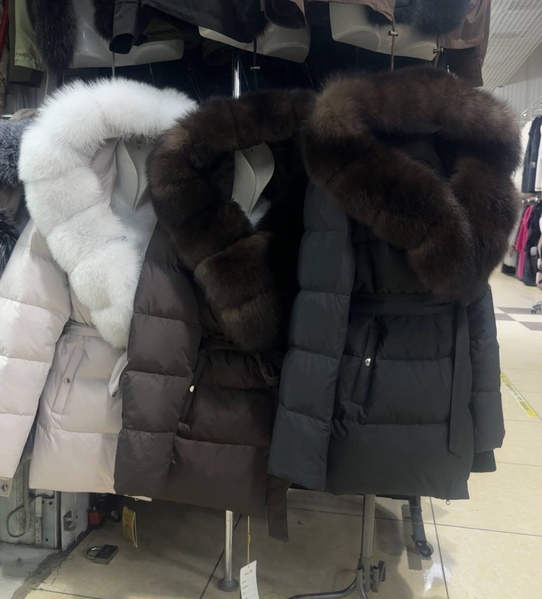 пуховик с натуральным мехом furs lux,пуховик с натуральным мехом,пуховик с натуральным мехом на кулиске,зимние куртки и пуховики,куртка с мехом