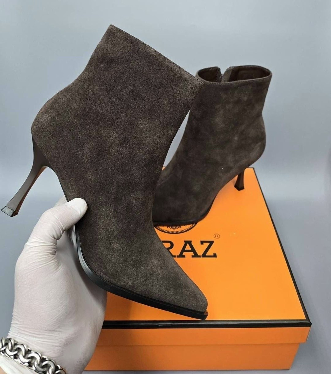 ботильоны замшевые,ботильоны gianvito rossi замшевые на каблуке,женские ботильоны,остроносые женские ботильоны из замши,ботильоны