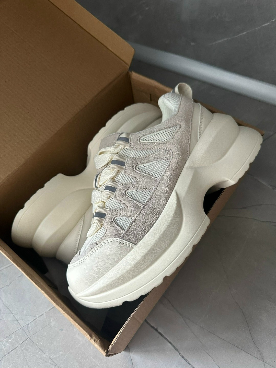 ,женские кроссовки,женские массивные кроссовки,кроссовки,массивные кроссовки