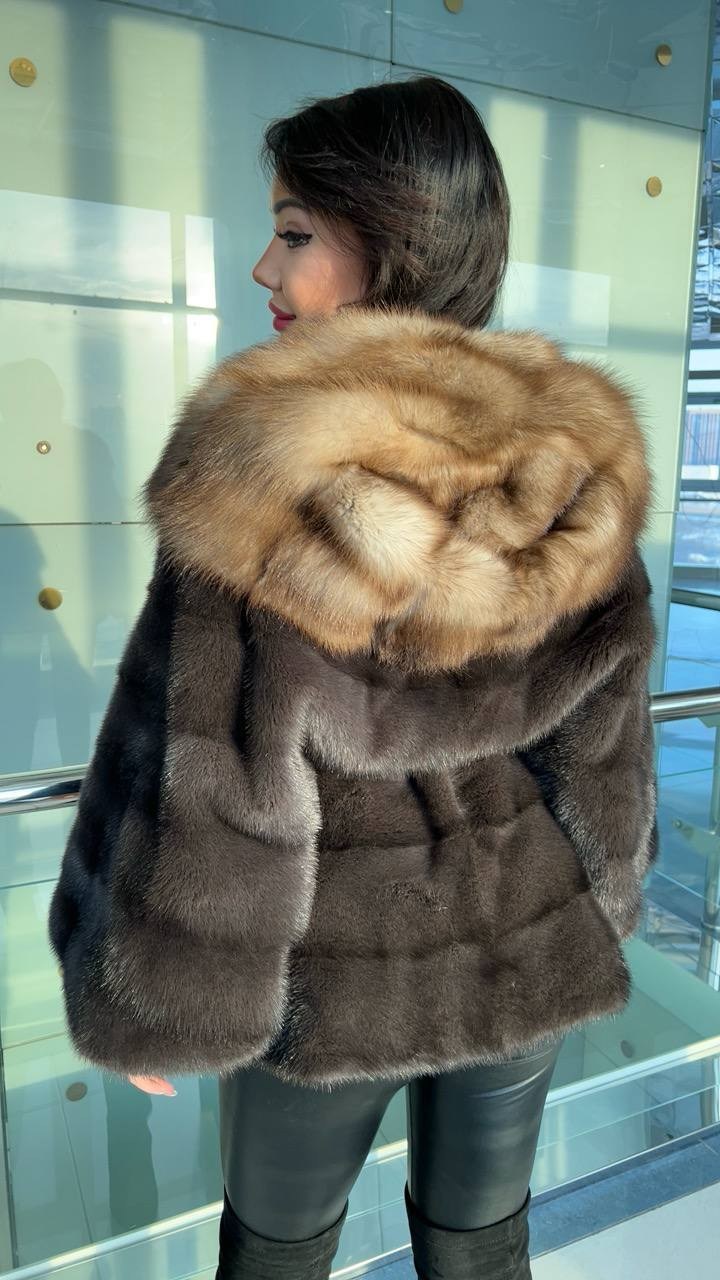 шубка из меха европейской норки с куницей,шуба норковая "летучая мышь" с капюшоном из куницы,шуба норка 2026 летучая мышь,европейский мех,шуба летучая мышь из норки с капюшоном из куницы