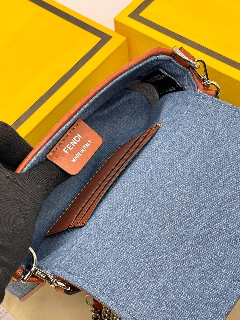 сумка fendi,fendi сумка на плечо,женская сумка fendi,сумка фенди,брендовые сумки