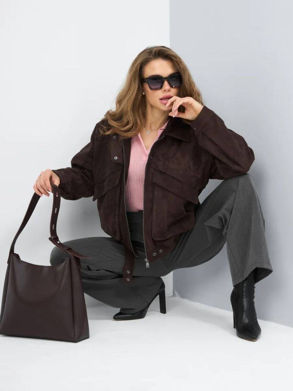 женская куртка бомбер из эко замши коричневого цвета,куртка замшевая,бомбер укороченный оверсайз замшевый куртка рабочего тренд saint shine,куртка-бомбер из премиальной замши,куртка из замши