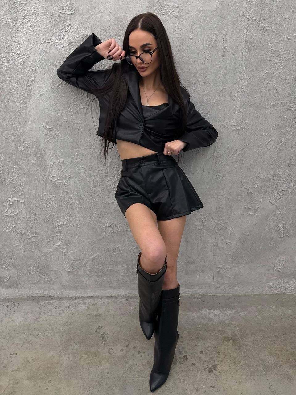 костюм из экокожи,,кожаные шортики,кожаный костюм с юбкой,шорты эко кожа
