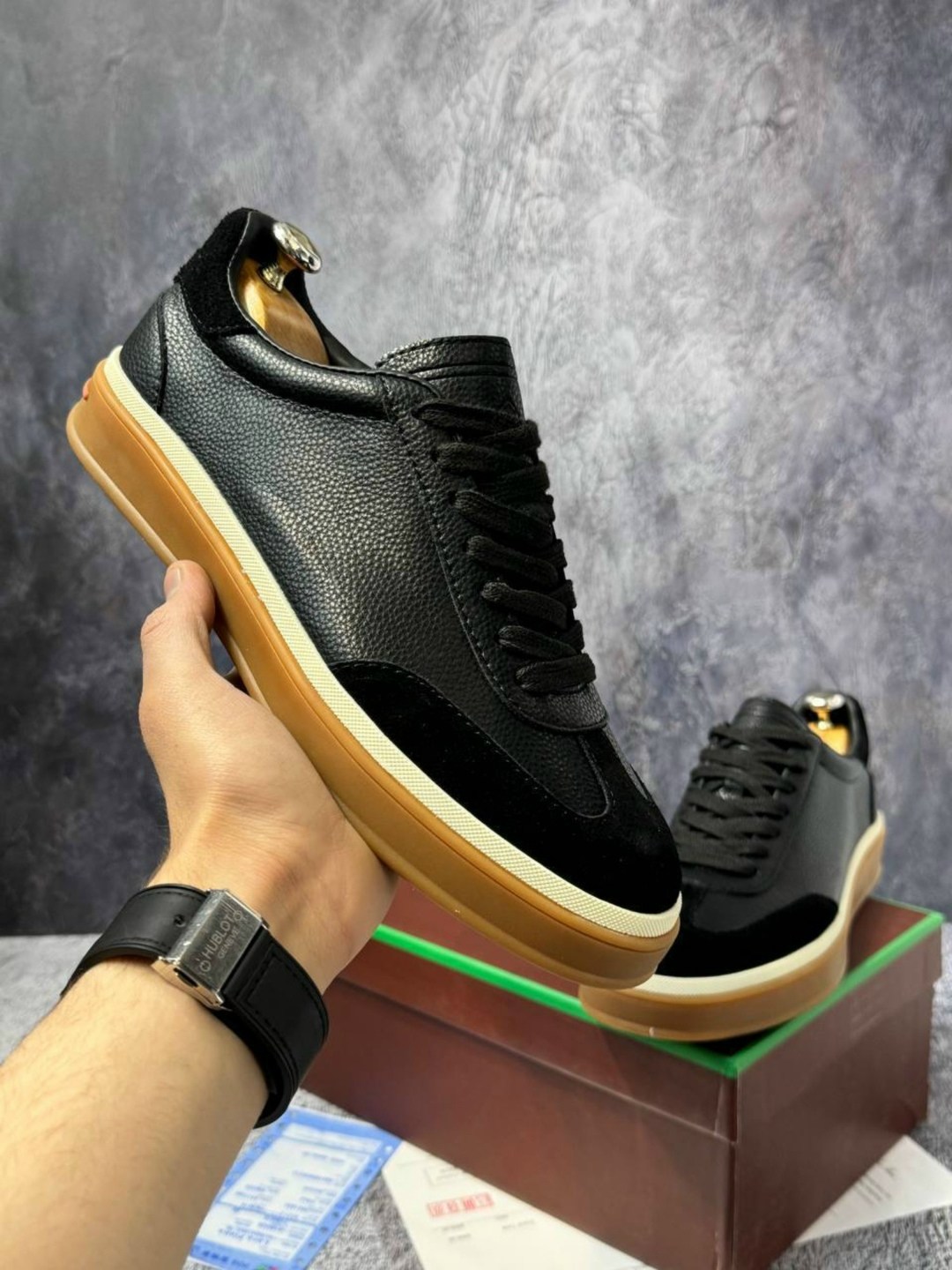 ,кроссовки loro piana,кеды loro piana,женские кроссовки из замши loro piana черные,кеды классические