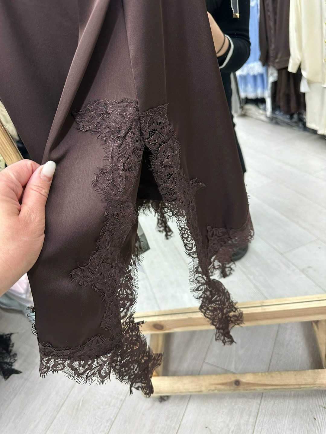 платье с кружевами,майка с кружевами,топ с кружевом,топ шелковый с кружевом,атласная майка с кружевом