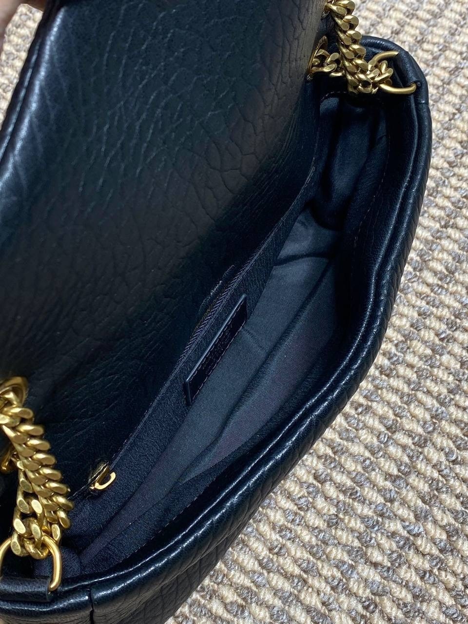 cумка saint laurent,черная женская сумка saint laurent на цепочке,yves saint laurent сумка,женская кожаная сумка yves saint laurent calypso large,сумка ysl