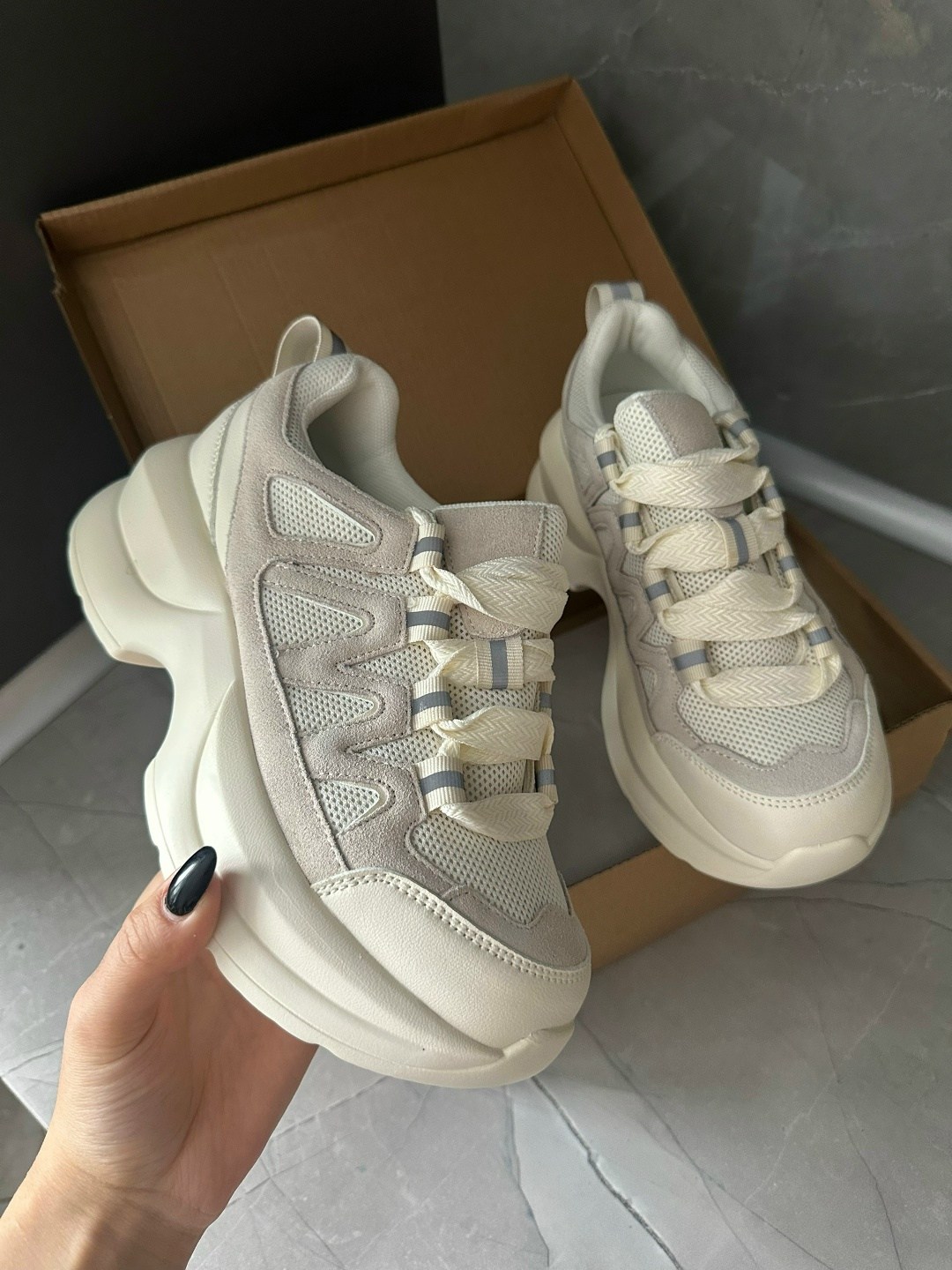 ,женские кроссовки,женские массивные кроссовки,кроссовки,массивные кроссовки