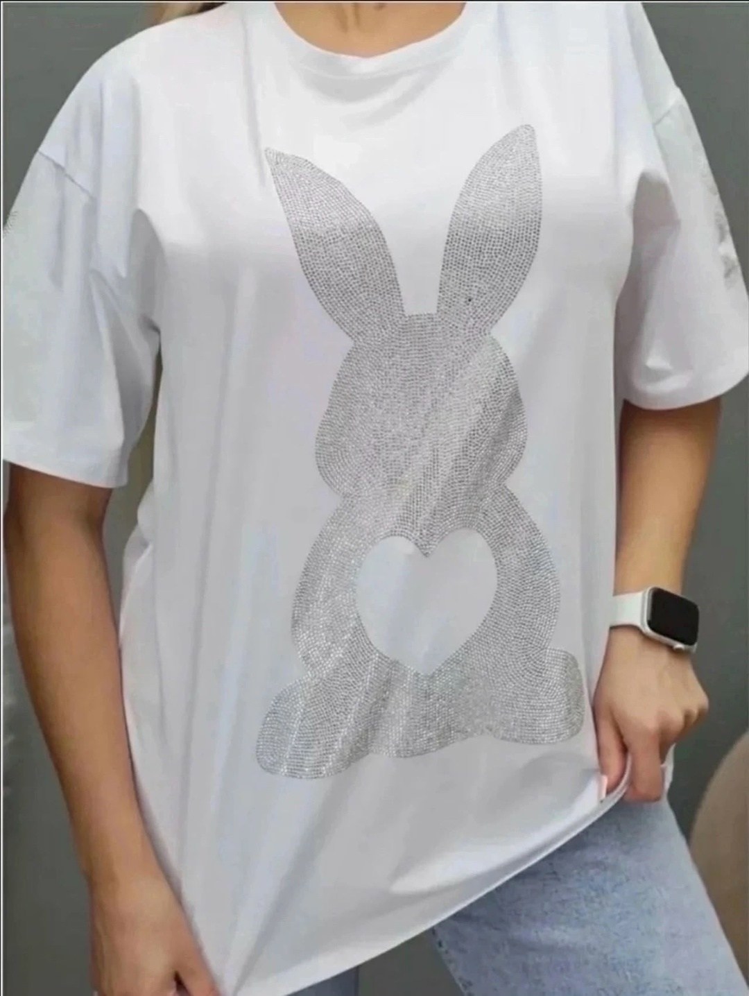 женская футболка оверсайз со стразами,футболка оверсайз со стразами белый,футболка со стразами женская,футболка оверсайз с принтом со стразами,футболки женская