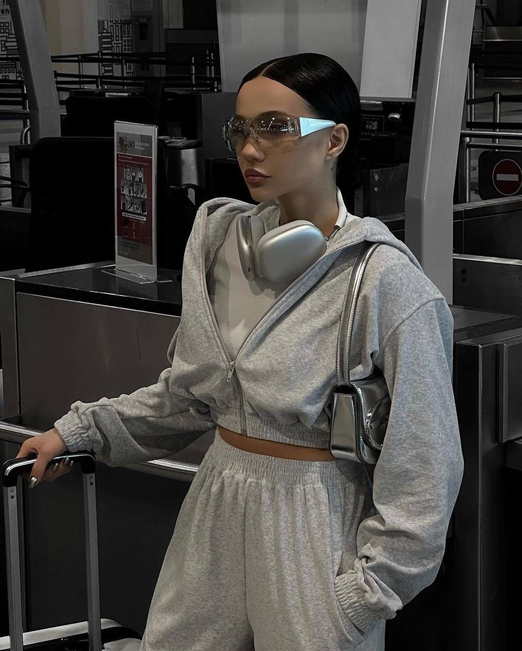 женские спортивные костюмы,спортивный костюм для женщин,спортивный костюм стильный,спортивный костюм для девушек,спортивный костюм серый