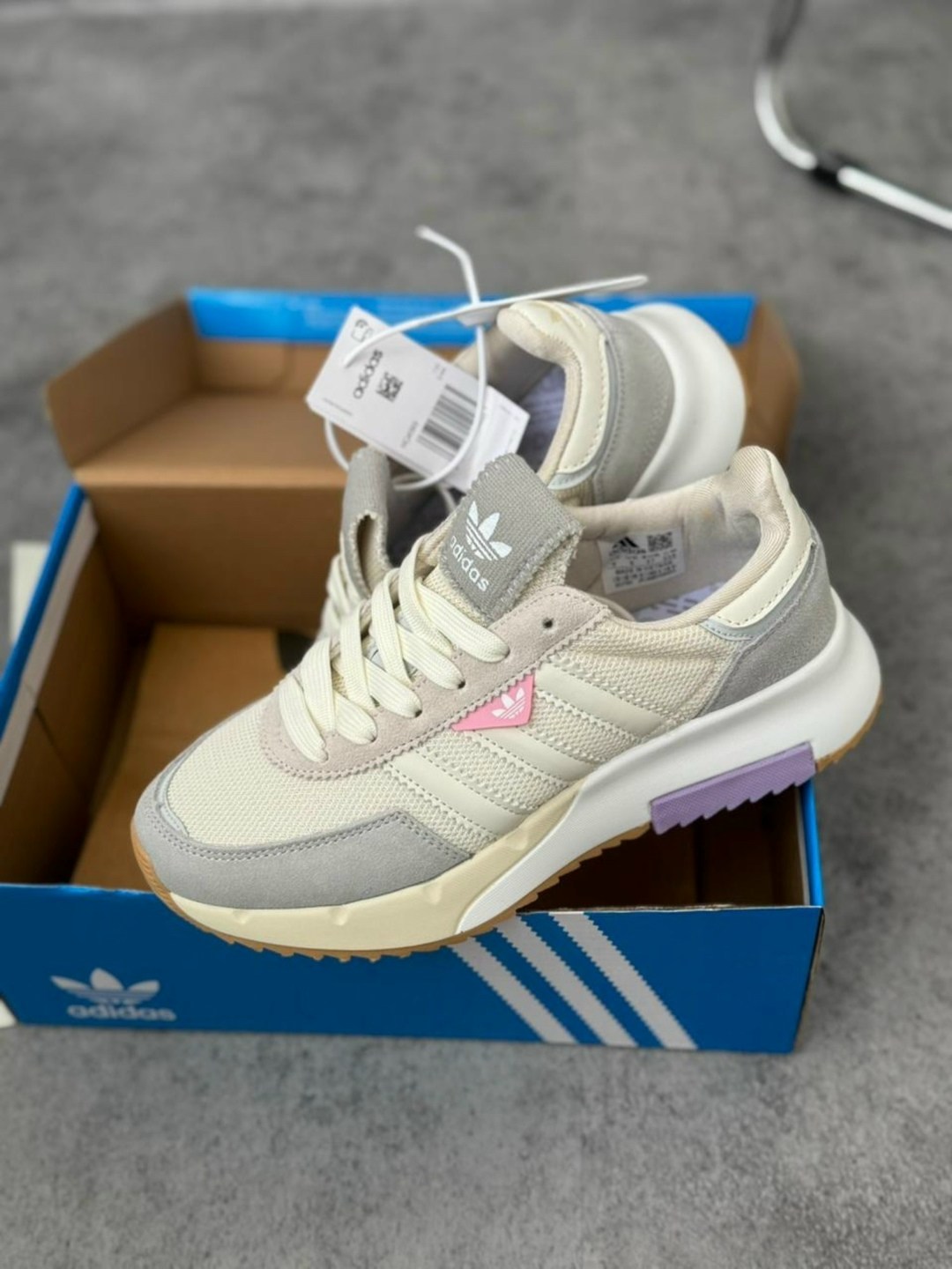 кроссовки женские adidas,кроссовки adidas,adidas женские,оригинальные кроссовки adidas,adidas original