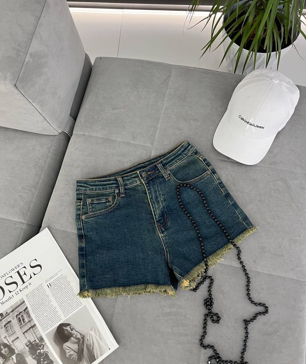 женские джинсовые шорты,джинсовые шорты с бахромой,шорты женские,джинсовые шорты,джинсовые шорты со стразами