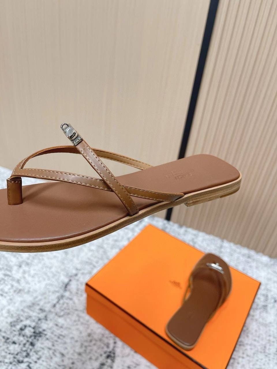 ,шлепанцы hermes,шлепки эрмес,шлепанцы женские,женские сандалии