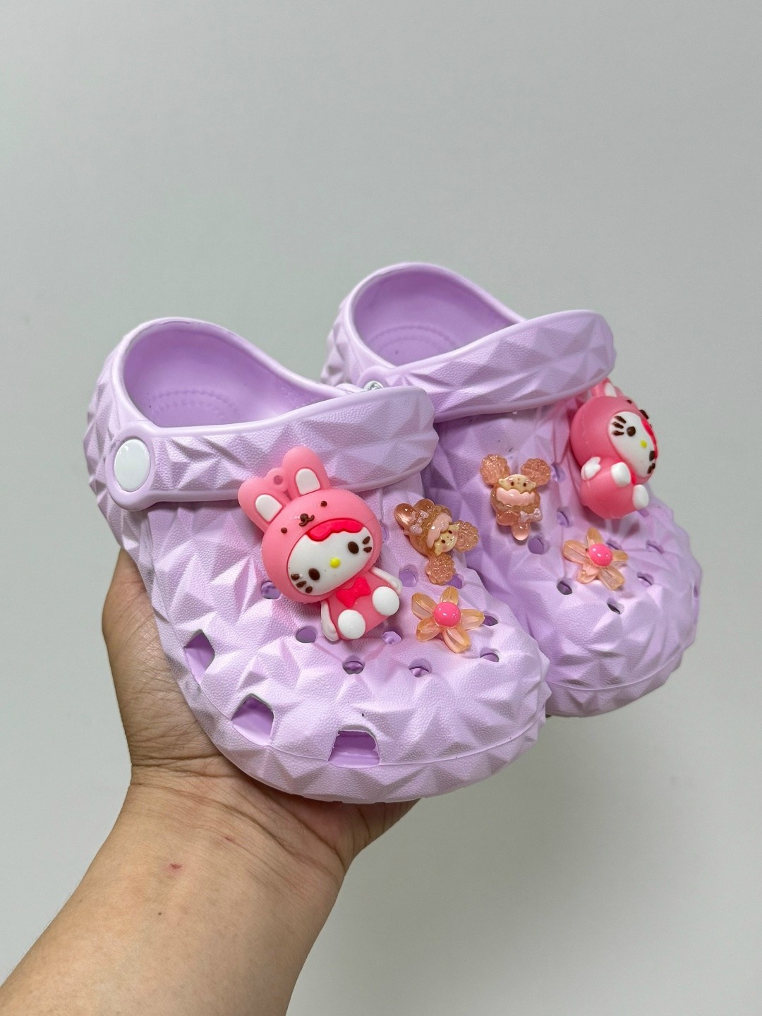 кроксы с хелло китти,кроксы хеллоу китти,тапочки для девочек,детские тапочки,сандалии sanrio