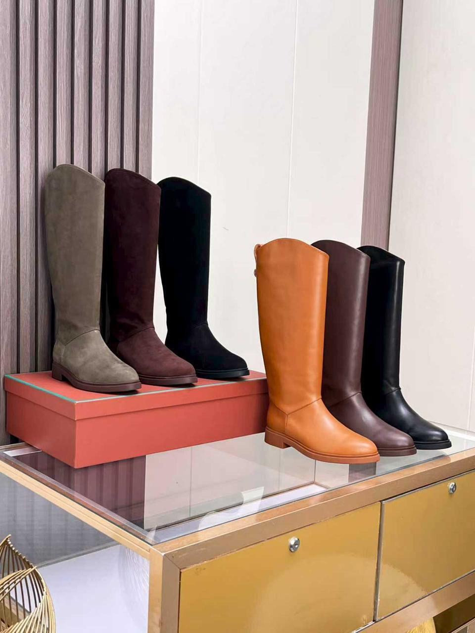 сапоги hermes,сапоги женские hermes,hermes женские замшевые сапоги premium black,замшевые сапоги hermes в жокейском стиле,женские сапоги