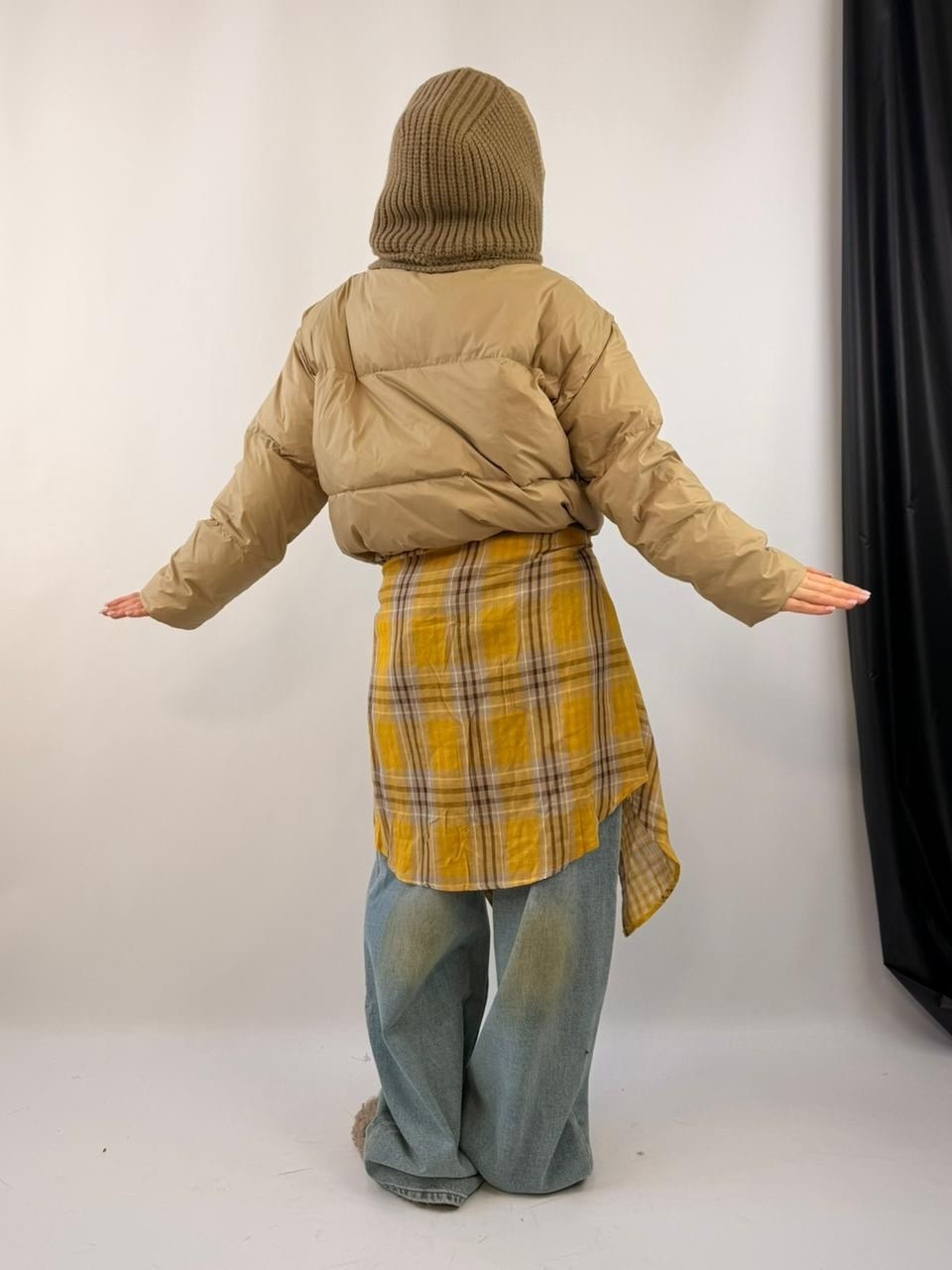 куртка пуховая со съемным вязаным капюшоном бежевая,куртка пуховая со съемным вязаным капюшоном бежевая fly,пуховик бежевый,куртка бежевая,куртка пуховая со съемным вязаным капюшоном бежевая fly-line