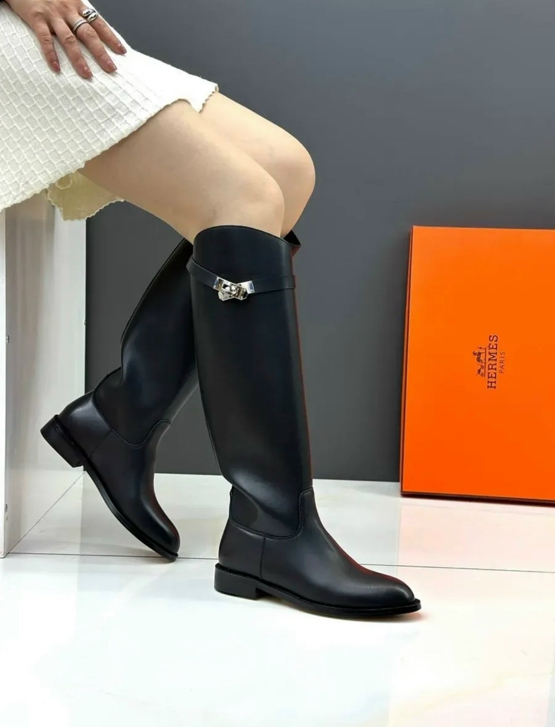 сапоги hermes,сапоги женские hermes высокие кожаные,сапоги hermes женские кожаные чёрного цвета,сапоги hermes жокейские,сапоги эрмес