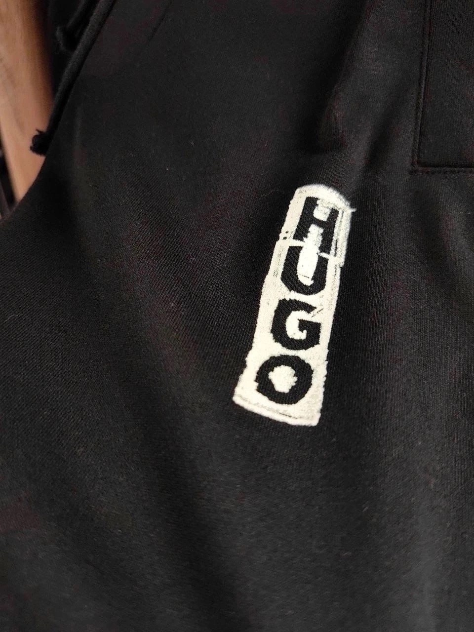 спортивные брюки hugo,хлопковые джоггеры hugo,джоггеры hugo,спортивный брюки,черные спортивные брюки