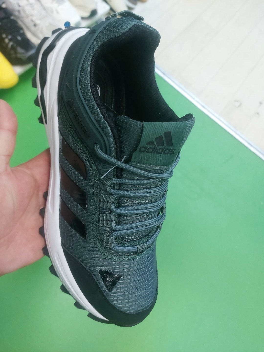 кроссовки адидас мужские новая коллекция 2026,кроссовки adidas,кроссовки мужские adidas,кроссовки адидас климапруф,кроссовки адидас zx 750 мужские