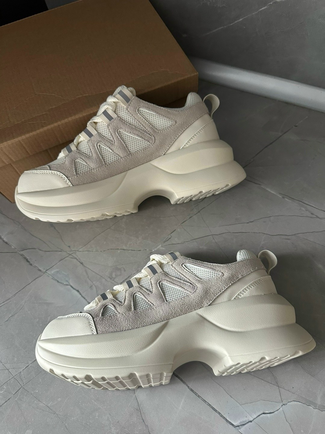 ,женские кроссовки,женские массивные кроссовки,кроссовки,массивные кроссовки