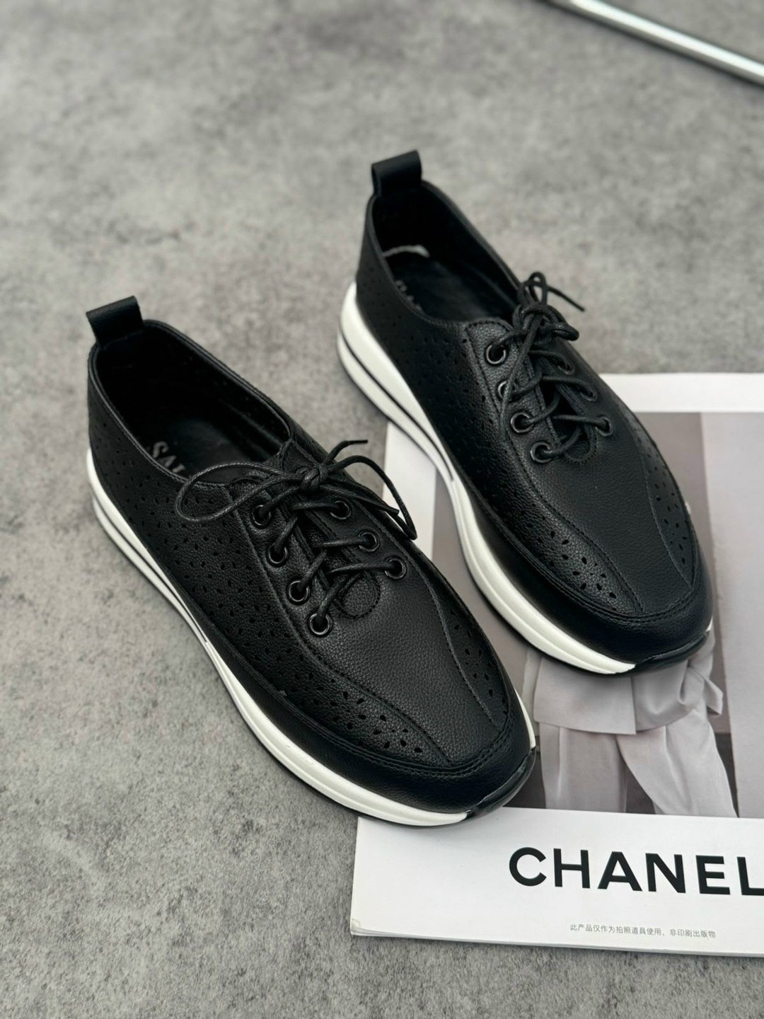 кроссовки женскиe,,женские кроссовки на шнуровке,классические кроссовки,кроссовки летние женские