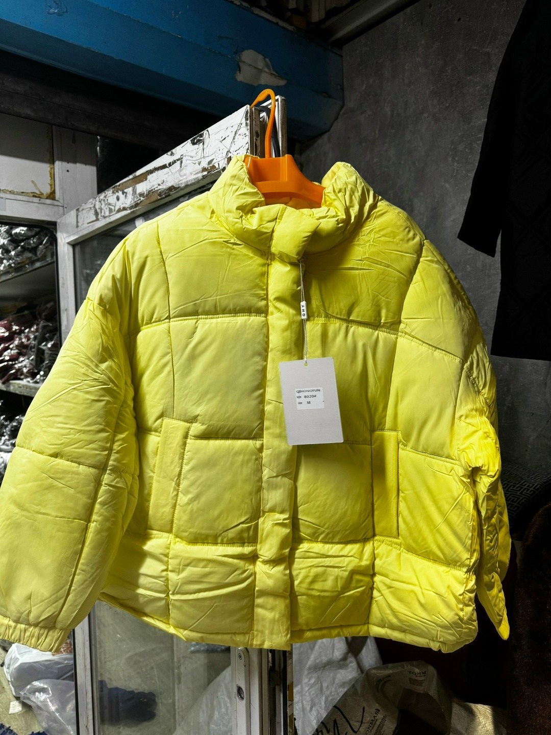 куртка женская,куртка,женский пуховик,куртки женские демисезонные лимонного цвета,пуховая куртка