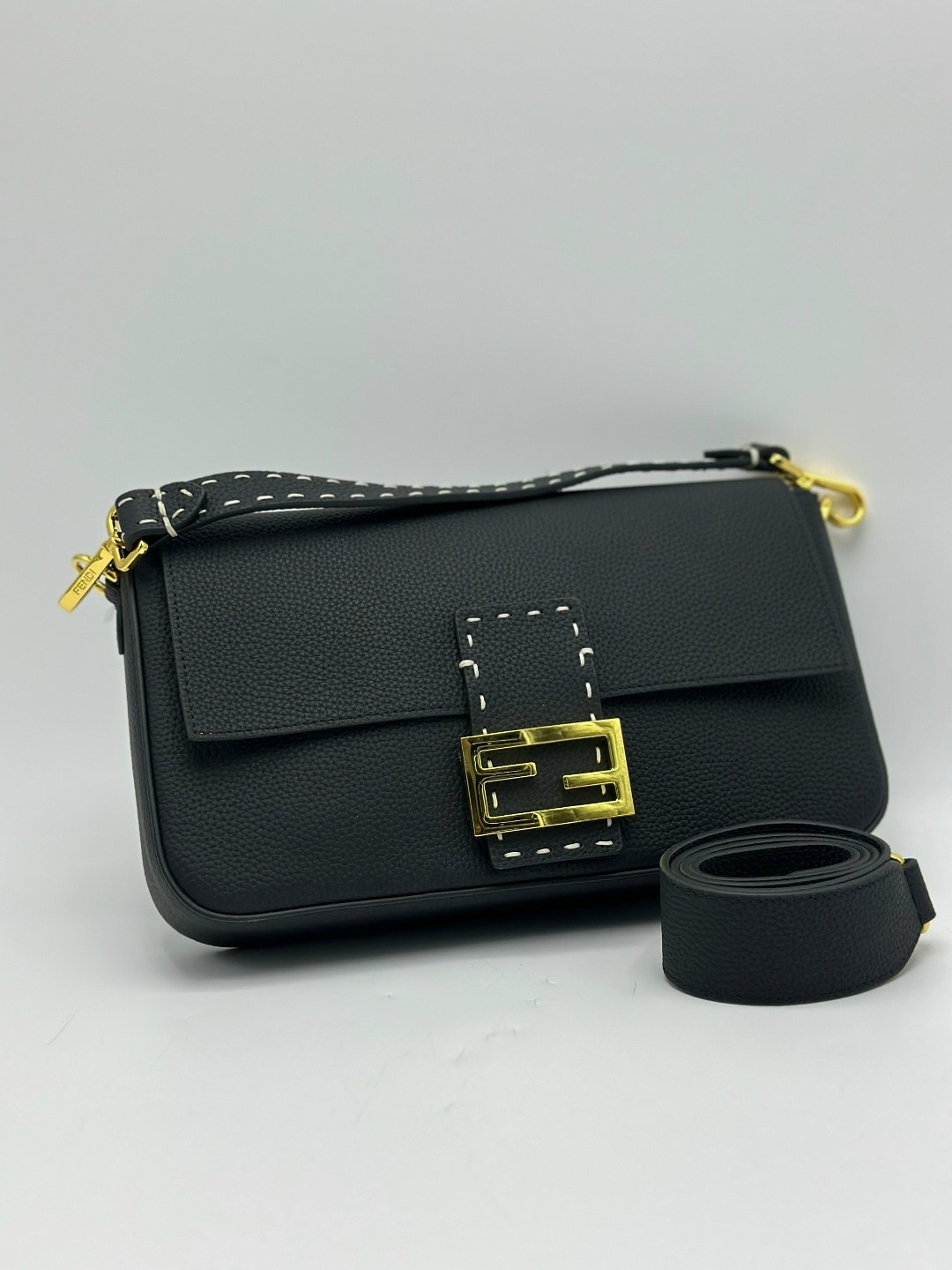 fendi сумка,женская сумка fendi,fendi сумка на плечо,фенди сумка,фенди сумка цум