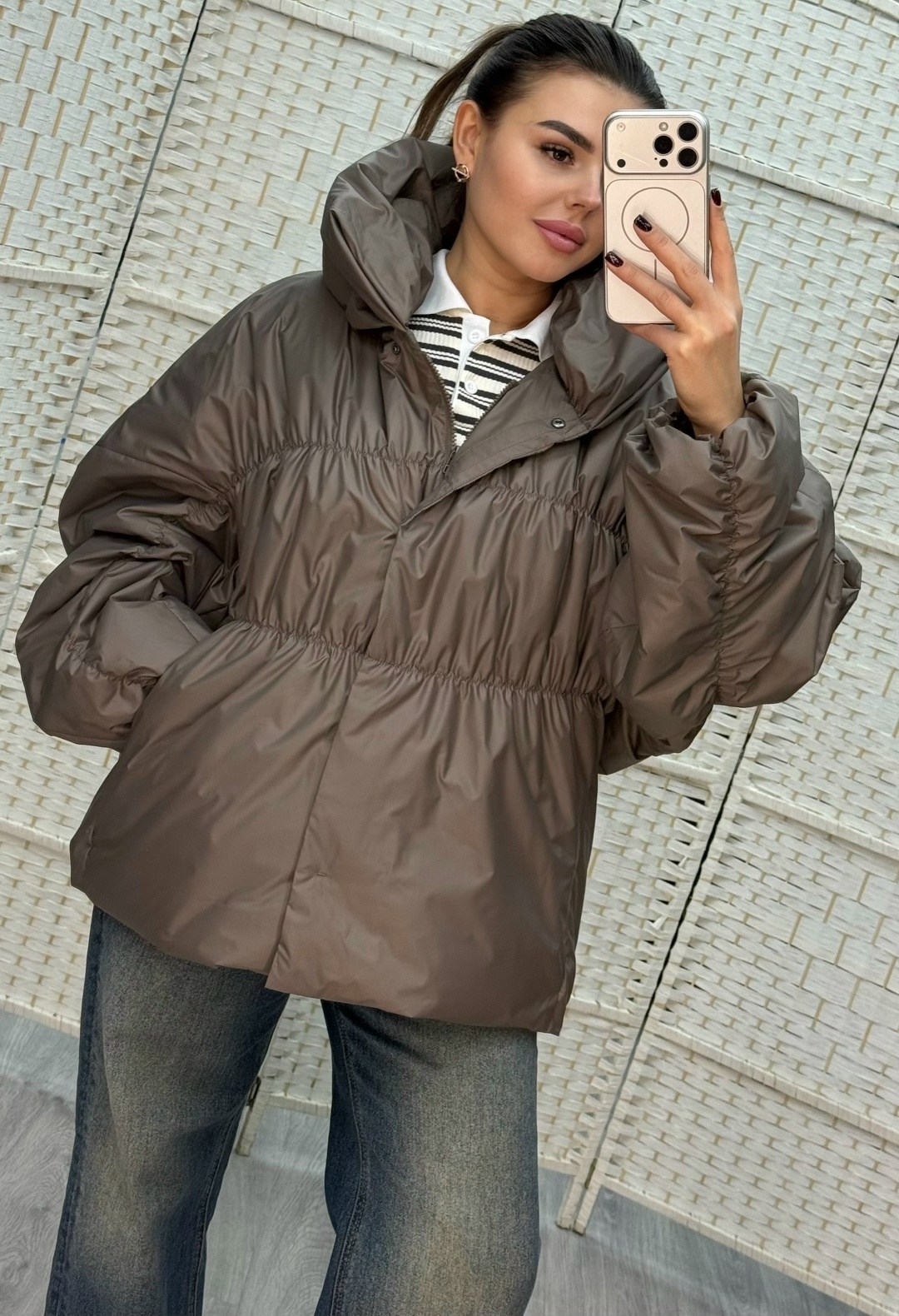 куртка стеганая оверсайз с капюшоном okxana utova brand,женская куртка оверсайз 27883 (коричневый),куртка оверсайз,куртка оверсайз демисезонная,демисезонная куртка