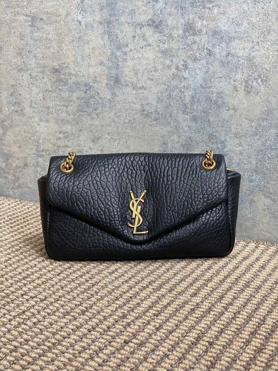 cумка saint laurent,черная женская сумка saint laurent на цепочке,yves saint laurent сумка,женская кожаная сумка yves saint laurent calypso large,сумка ysl