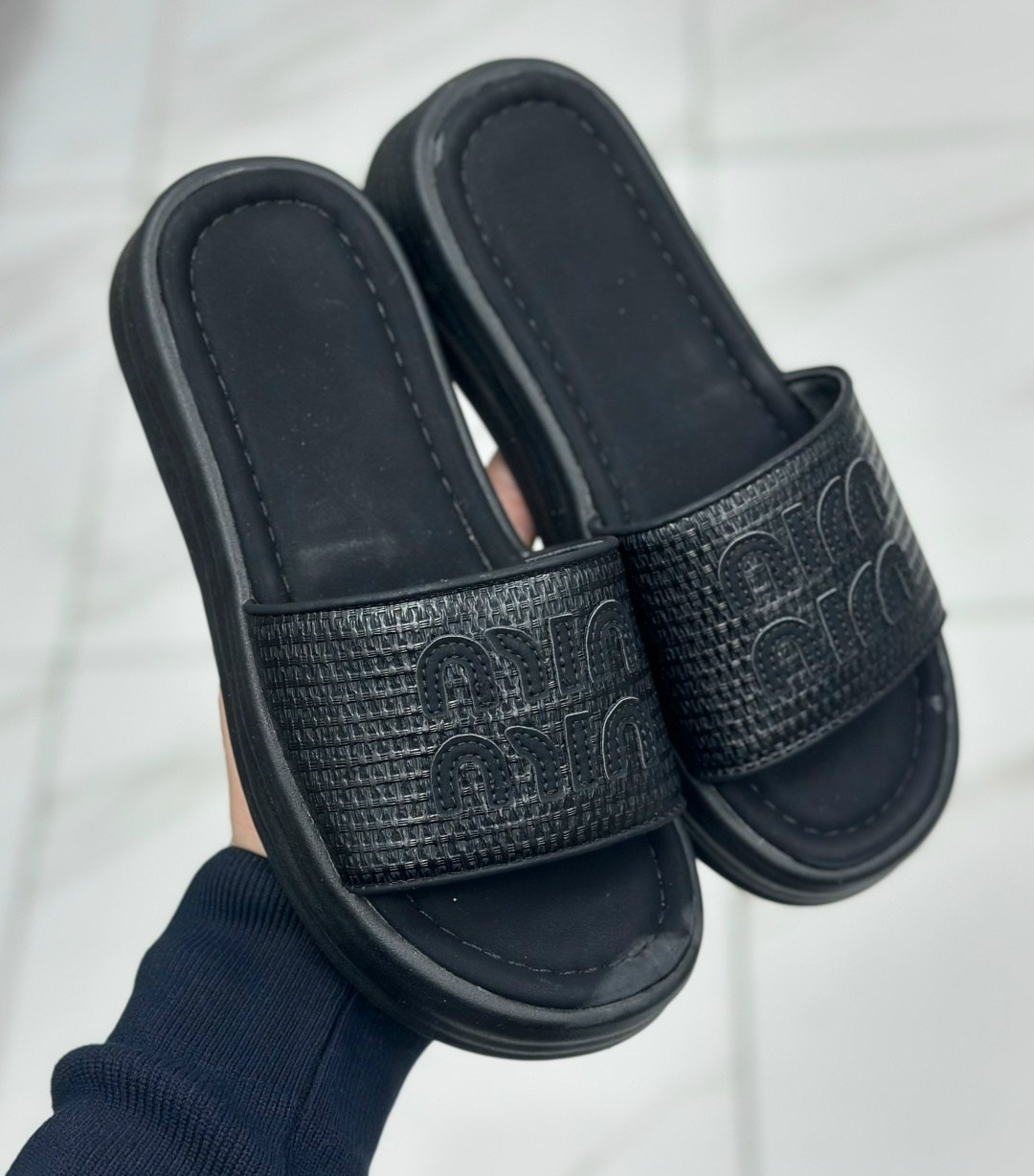 шлепанцы женские кристиан диор,шлепанцы christian dior,шлепанцы кристиан диор,женские шлепанцы,шлепки диор