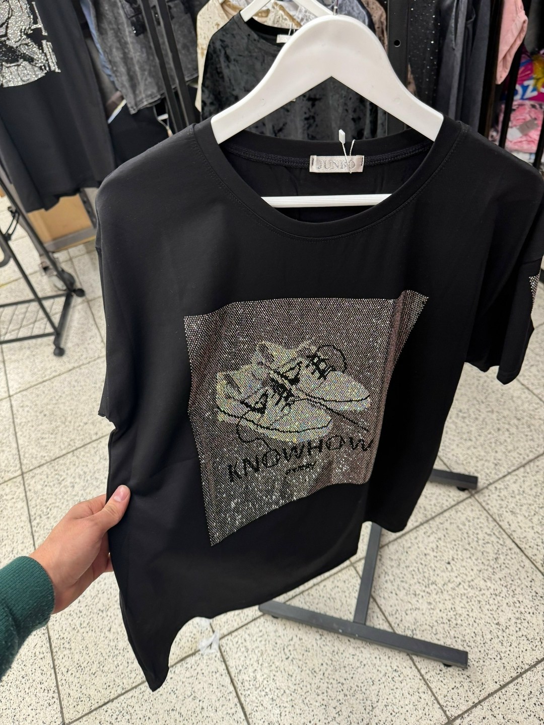 женская футболка,футболка со стразами,футболка,футболки модные,футболка в стиле оверсайз