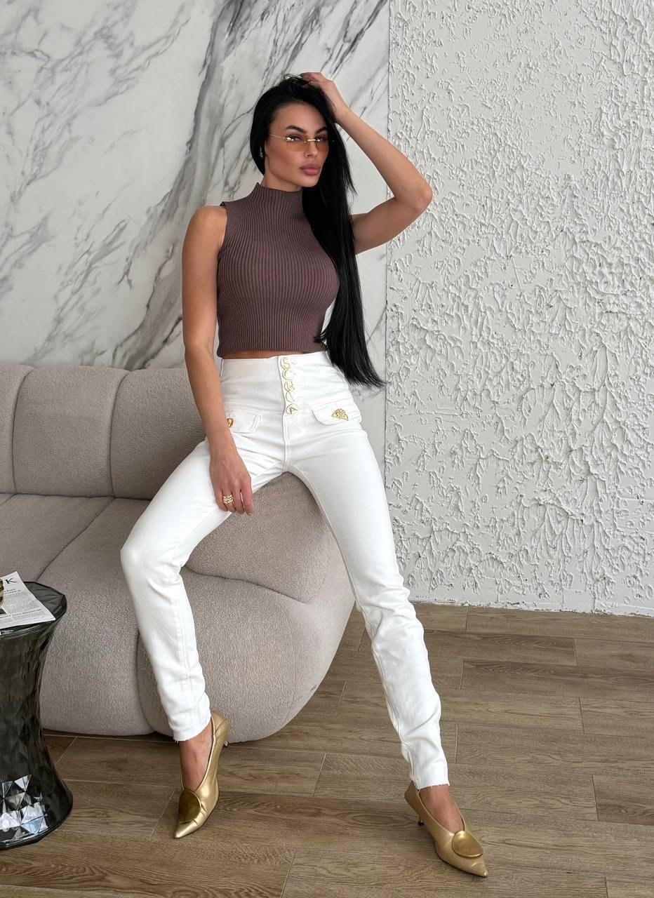 стильные костюмы,джинсы белые,мода стиль