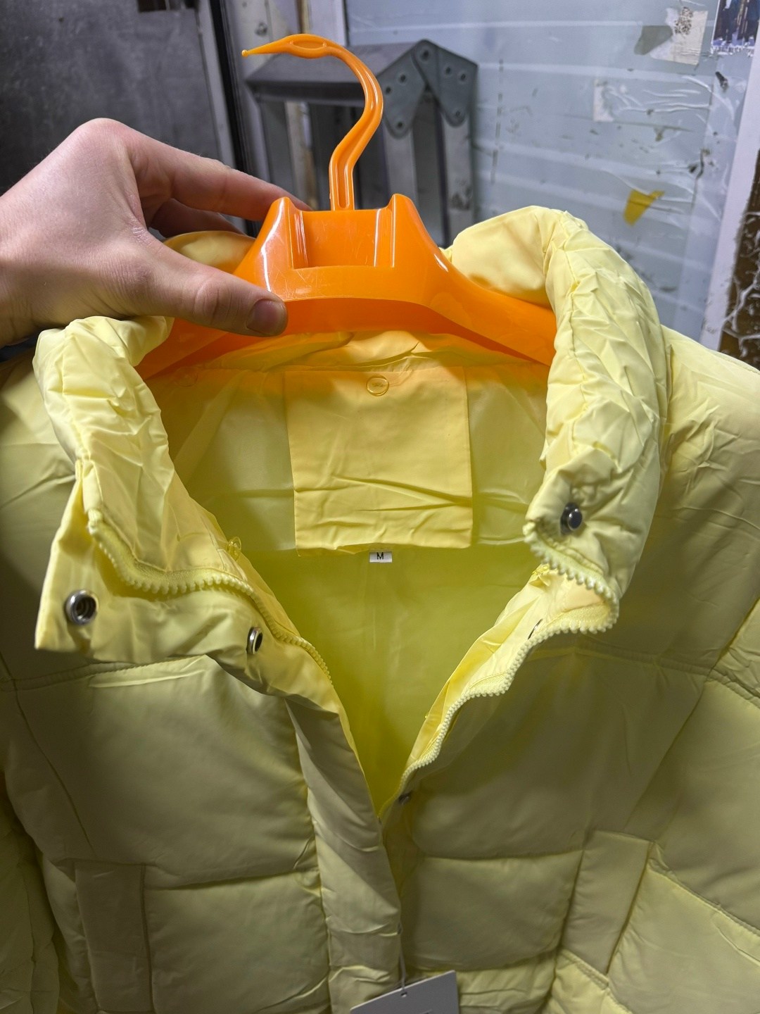 куртка женская,куртка,женский пуховик,куртки женские демисезонные лимонного цвета,пуховая куртка