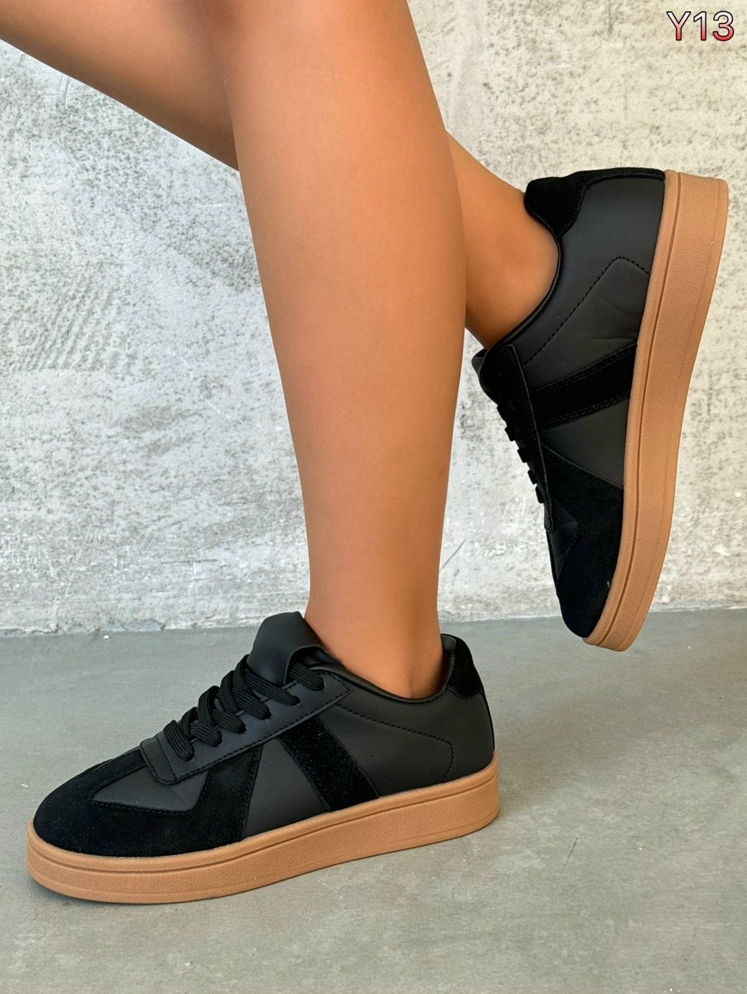 обувь,женская обувь,юбка с рубашкой,женские кеды,юбка школьница