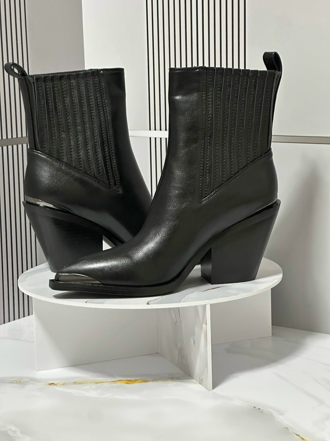 ,женские ботильоны,ботильоны казаки,кожаные ботильоны zara,казаки женские