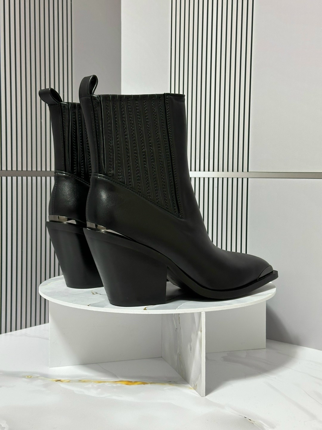 ,женские ботильоны,ботильоны казаки,кожаные ботильоны zara,казаки женские