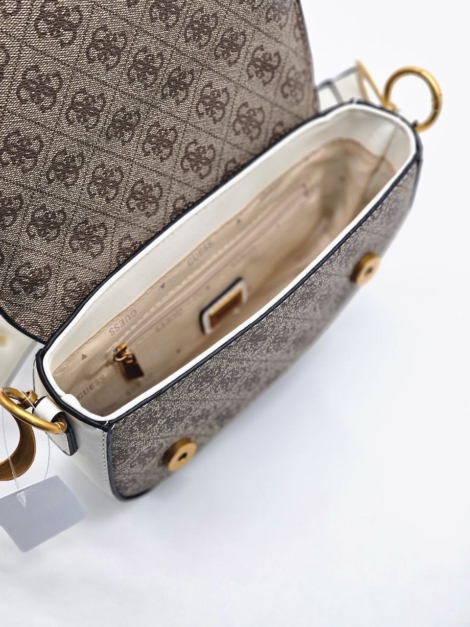 женская сумка guess,сумка через плечо guess женская,guess сумка на плечо,сумка седло guess,сумка guess