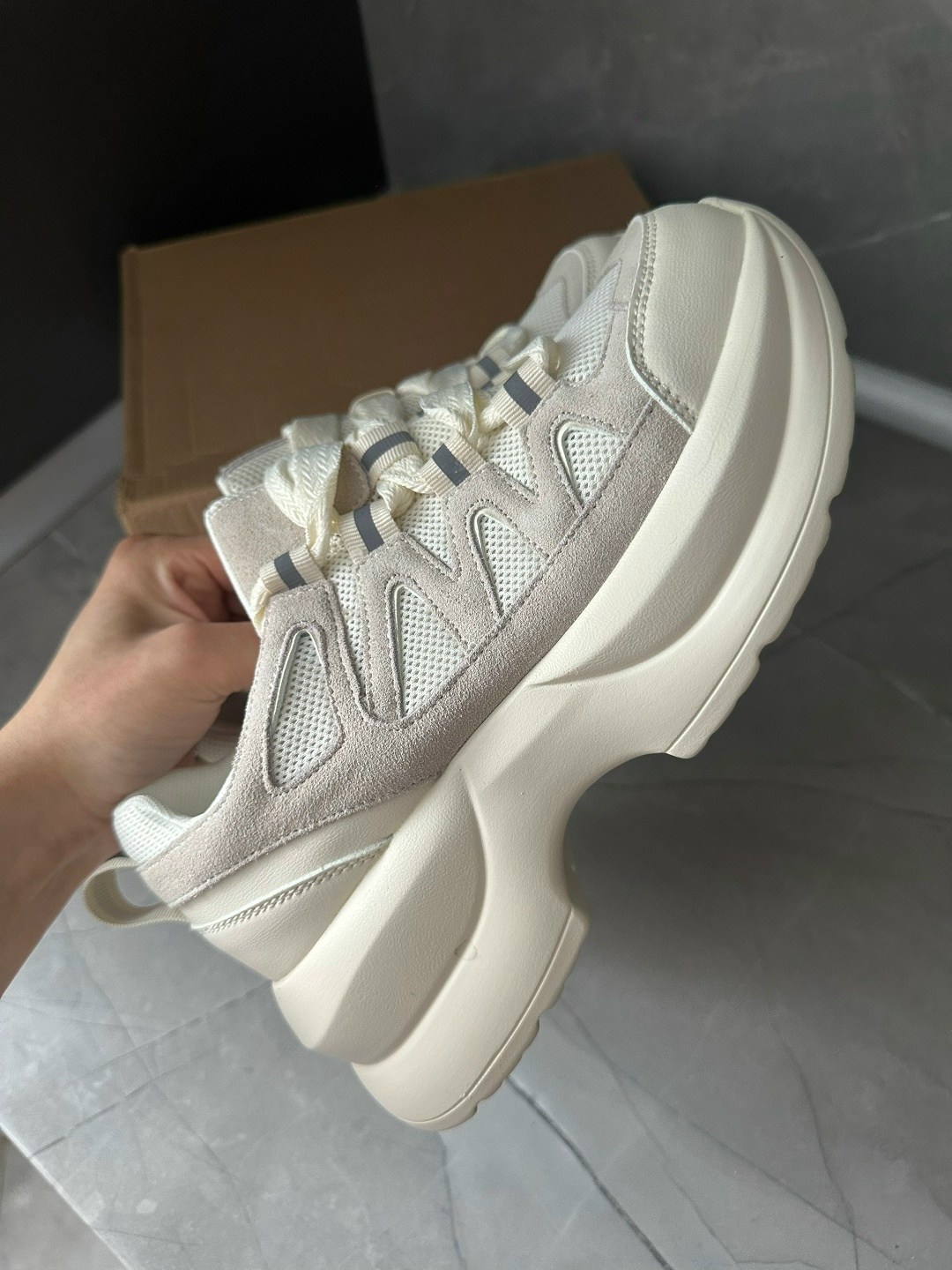 ,женские кроссовки,женские массивные кроссовки,кроссовки,массивные кроссовки