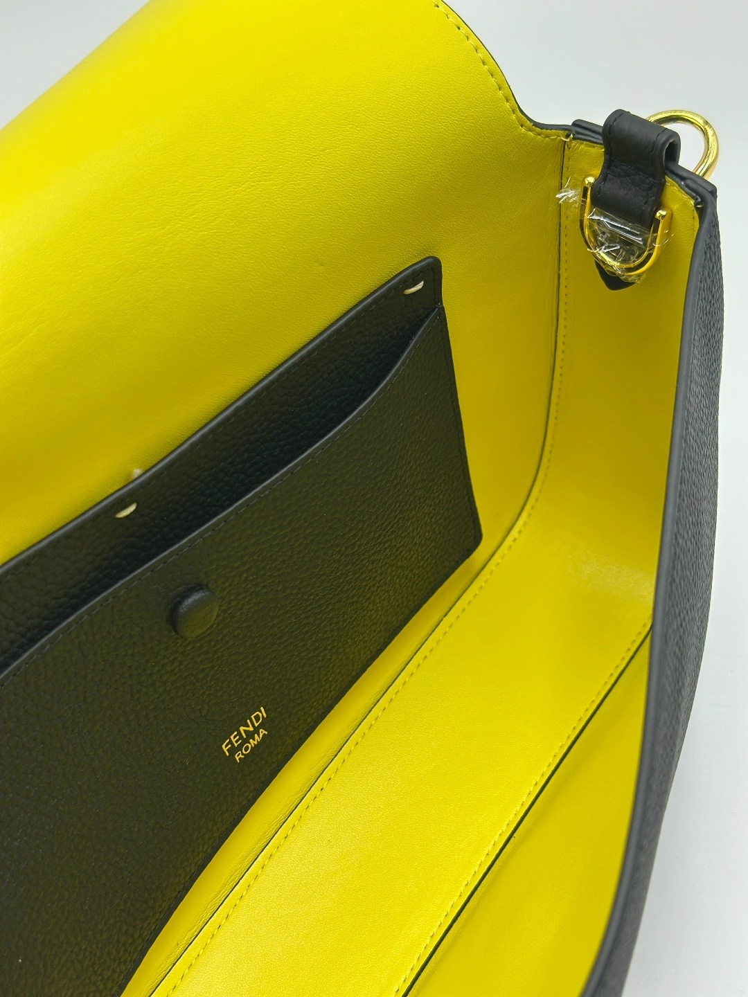 fendi сумка,женская сумка fendi,fendi сумка на плечо,фенди сумка,фенди сумка цум